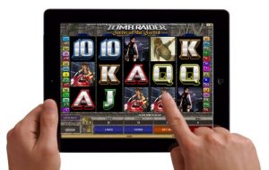 What are the pros and cons of playing slots via mobile?